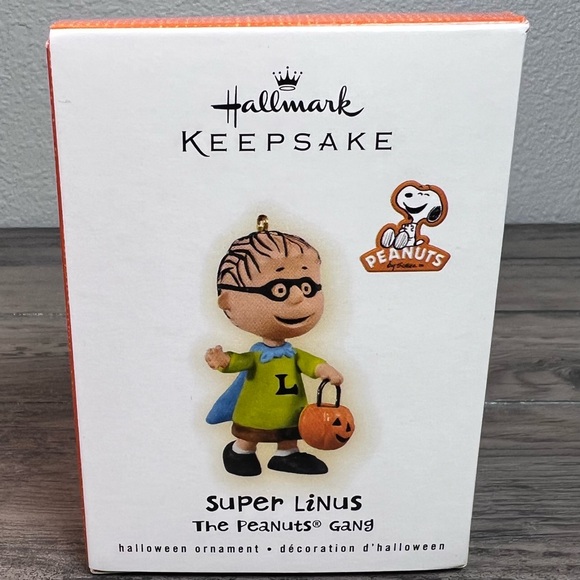 Hallmark Keepsake NIB 2009 ‘SUPER LINUS’ The Peanuts Gang Halloween Ornament - Picture 1 of 8